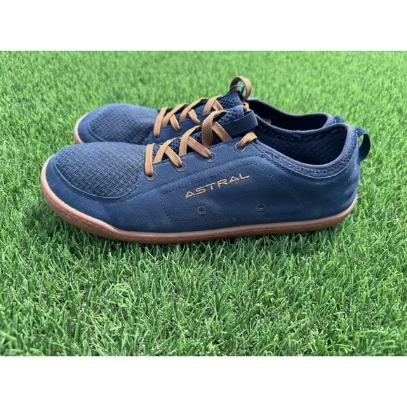 Astral Mens Size 10 US EUC Loyak Blue Water Minimalist Gum Bottom Sneakers Shoes
