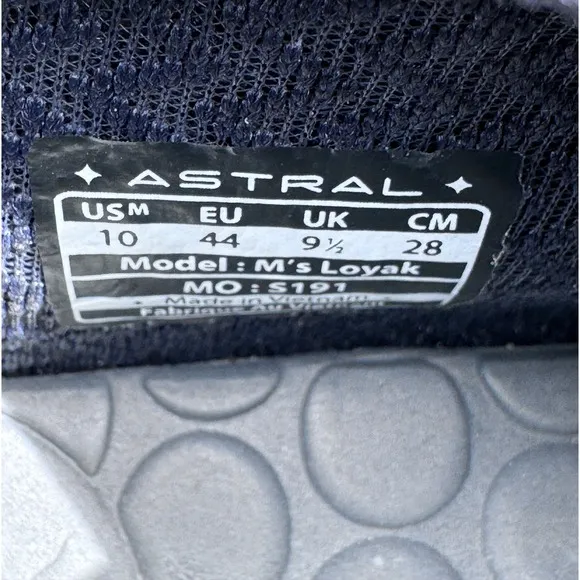 Astral Mens Size 10 US EUC Loyak Blue Water Minimalist Gum Bottom Sneakers Shoes