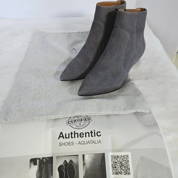 Authentic Italian Aquatalia Marilisa Gray Suede Kitten Heel Ankle Boots Size 5.5