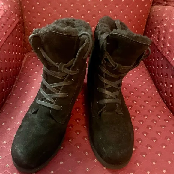 BearPaw Ariella Water Resistant Black Suede Boots Fur Lined Womens Size 11