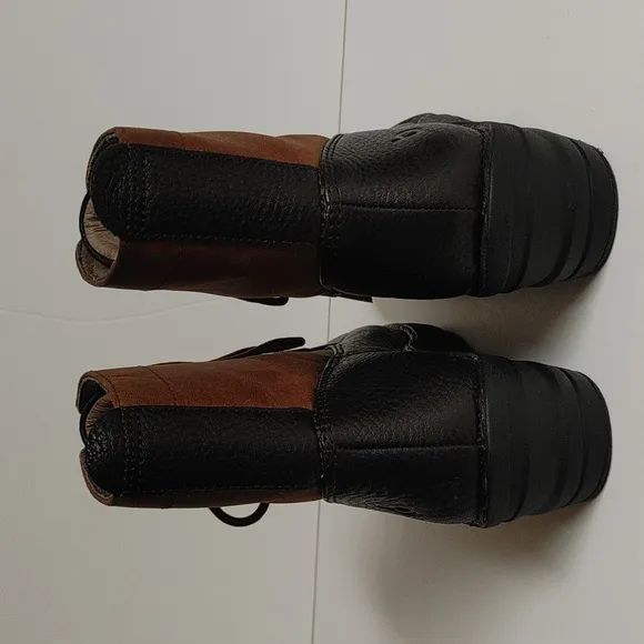 Bionica black &amp; brown leather tie-up ankle boots 6 M