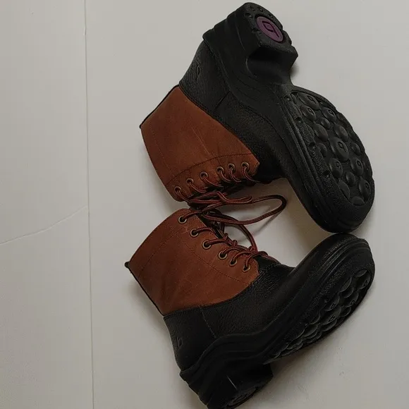 Bionica black &amp; brown leather tie-up ankle boots 6 M