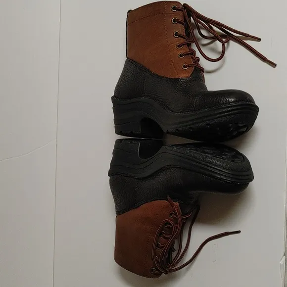Bionica black &amp; brown leather tie-up ankle boots 6 M