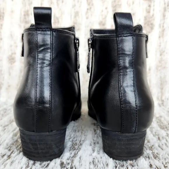 Blondo &quot;Lila&quot; Waterproof Black Leather Ankle Bootie Side Zip | Women's Size 8