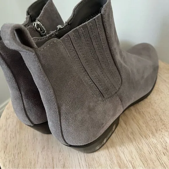 Blondo Gray Suede Waterproof Sabina Heel Ankle Boots Sz 9.5 NWOB