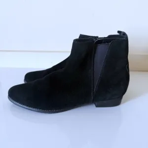 Blondo Loxx  Suede Booties Women's Size 8.5 Black Boots Waterproof