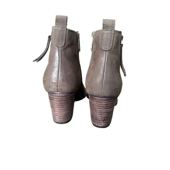 Blondo Waterproof Nubuck Ankle Boots Size 8 1/2