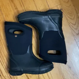 Bogs 11&quot; Classic High Rubber Boots for Kids all black youth 12