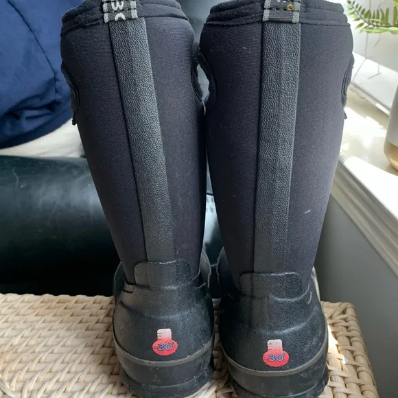 BOGS Classic high with handles kids winter snow boots high insulated Sz …