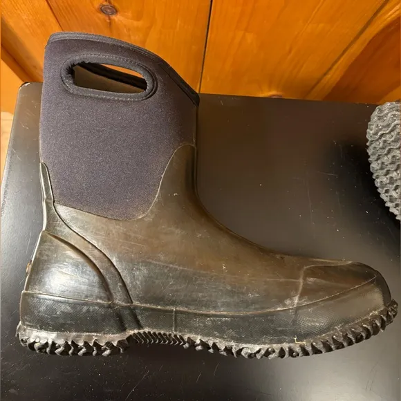 Bogs Classic Mid Boots - Women's Sz 10 Black Model 60156-01