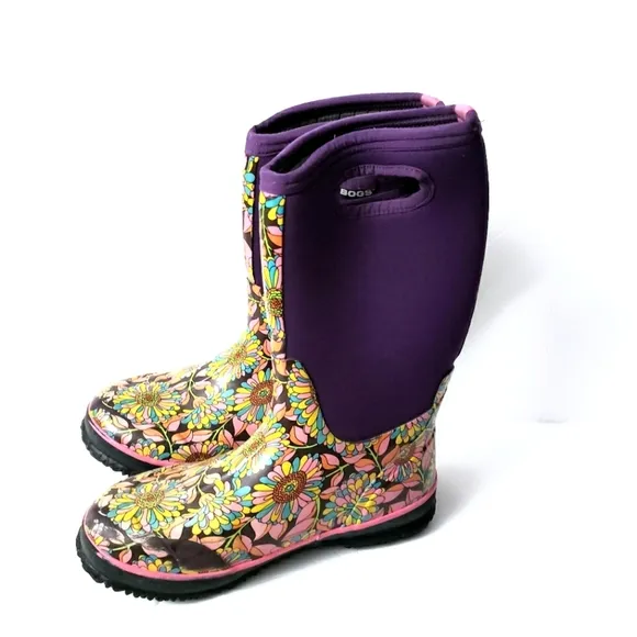 Bogs Classic Mumsie 71191-540  Size. US.6/ EU 39 Purple daisy waterproof floral