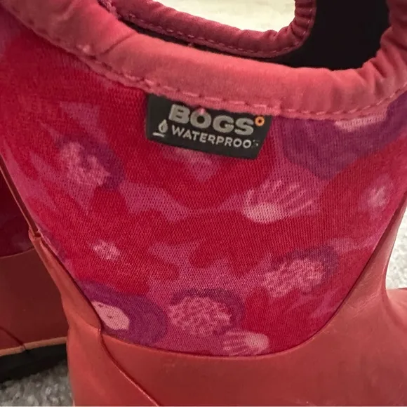 Bogs Classic Pink Red Rain &amp; Snow Boots Waterproof Insulated Little Kids size 9