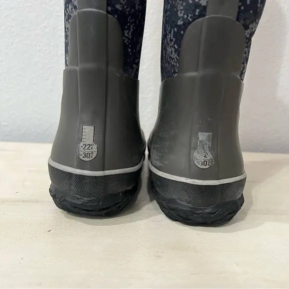 Bogs Grey Camo Waterproof Boots Size 4