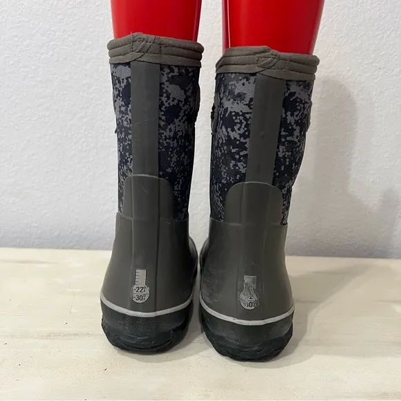 Bogs Grey Camo Waterproof Boots Size 4