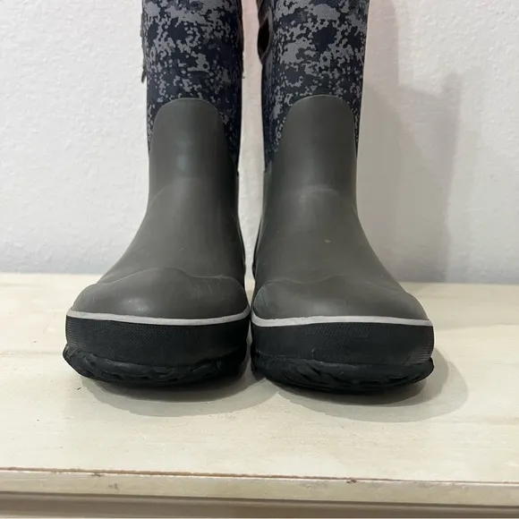 Bogs Grey Camo Waterproof Boots Size 4
