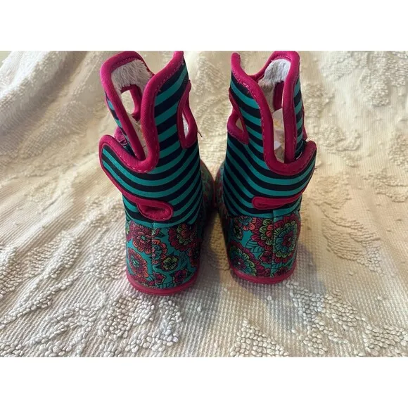 Bogs infants baby girls size 9 pansy stripe duck insulated winter boots