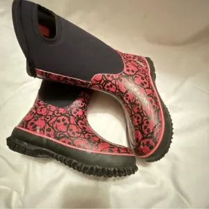 Bogs skull black red winter 🥶 rain boots
