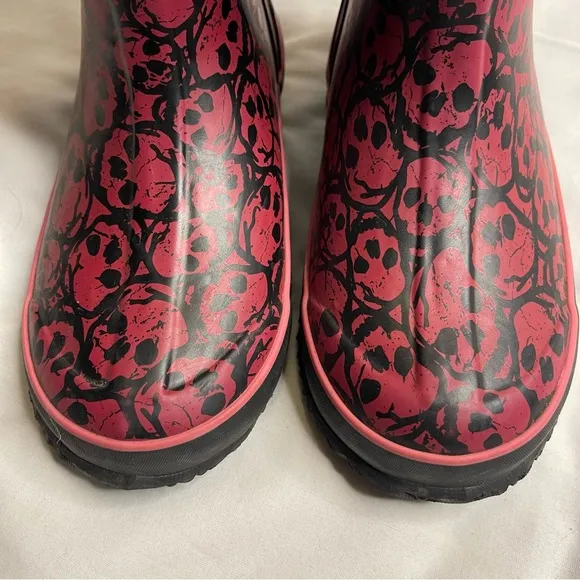 Bogs skull black red winter 🥶 rain boots