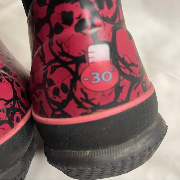 Bogs skull black red winter 🥶 rain boots