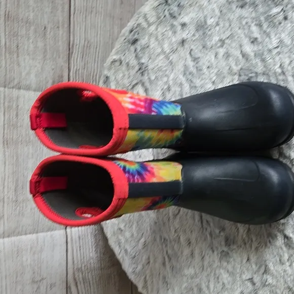 BOGS Tye-Dye Winter Boots, Kids Size 13, Great Condition