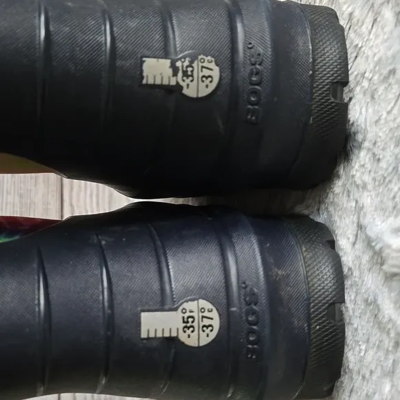 BOGS Tye-Dye Winter Boots, Kids Size 13, Great Condition