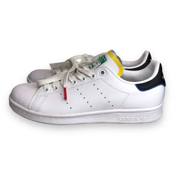 Boys Adidas Stan Smith Sneakers Kicks Tennis Shoes Footwear Sportswear White NWT