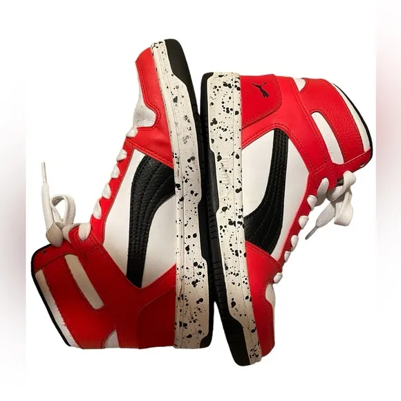 Boys Puma sneakers - size 5.5
