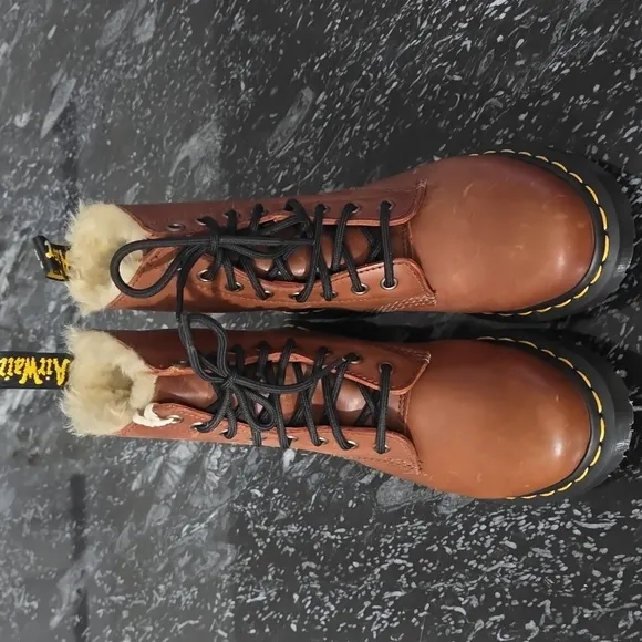BRAND NEW DR MARTENS SERENA FAUX FUR LINED LEATHER WOMEN'S BOOTS