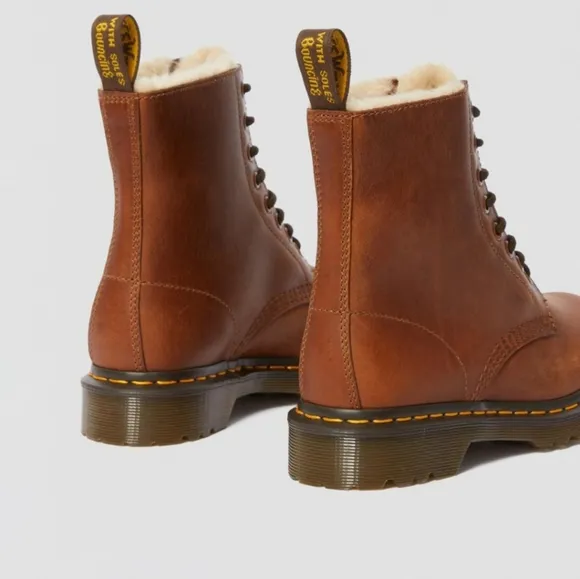 BRAND NEW DR MARTENS SERENA FAUX FUR LINED LEATHER WOMEN'S BOOTS
