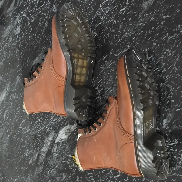 BRAND NEW DR MARTENS SERENA FAUX FUR LINED LEATHER WOMEN'S BOOTS