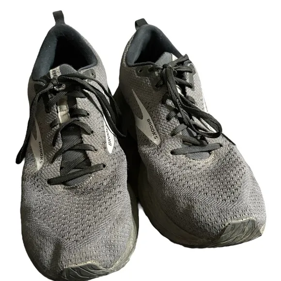Brooks Men's Revel 4 Running Shoes Size 11