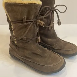 CAMPER Industrial Afelpado Arena Suede and Faux Fur Lined Moccasin Boots…