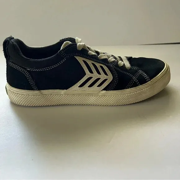 CARIUMA Catiba Pro Low Black White Skater Shoe Size 7.5 Men ( 9 Women)