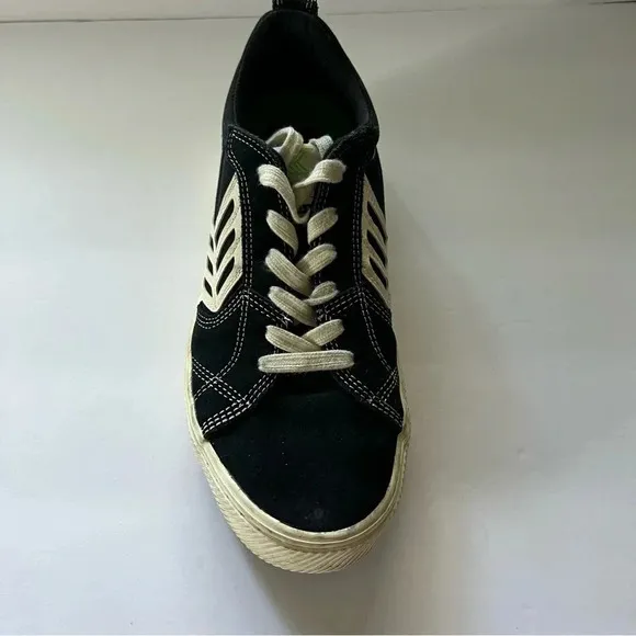 CARIUMA Catiba Pro Low Black White Skater Shoe Size 7.5 Men ( 9 Women)