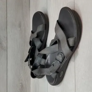 Chaco Mens Leather Outdoor Hiking Sandals shoes sz 12