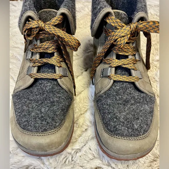 CHACO Waterproof Leather Barbary Boots Lace Up Outdoor Rain Winter Size 8.5