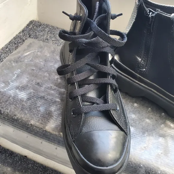 CHUCK TAYLOR ALL STAR Lugged lift black shoes Kids 3.5