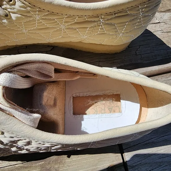 Clarks Men's Cream Quilted Shoes
