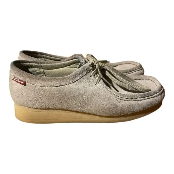 Clarks Womens Wallabees Originals Wheat Size 8.5