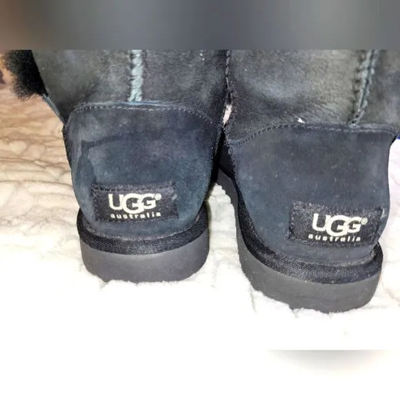 CLEARANCE UGG Bailey Button Triplet II' Boot, sz 5.