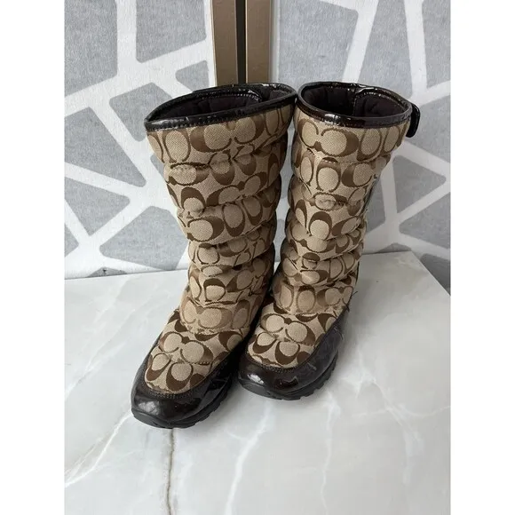 Coach Jordy Snow Boots Insulated Quilted Mid Calf 8 B Logo Flat