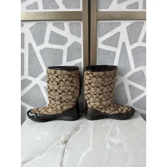 Coach Jordy Snow Boots Insulated Quilted Mid Calf 8 B Logo Flat