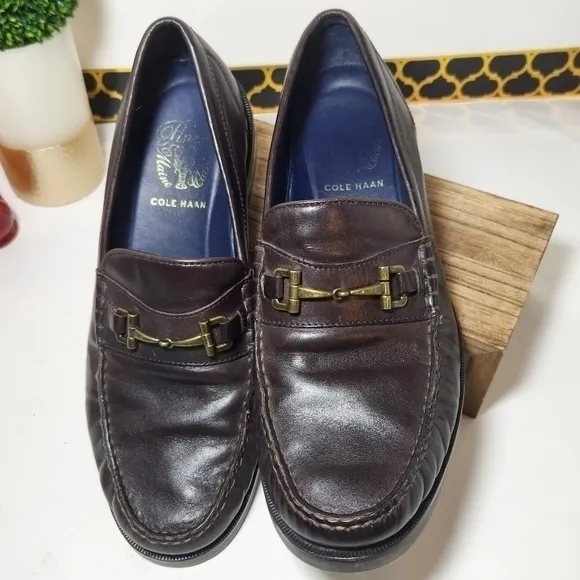 Cole Haan driving loafer in leather‎ uppers with brass horse bit detail Size 8