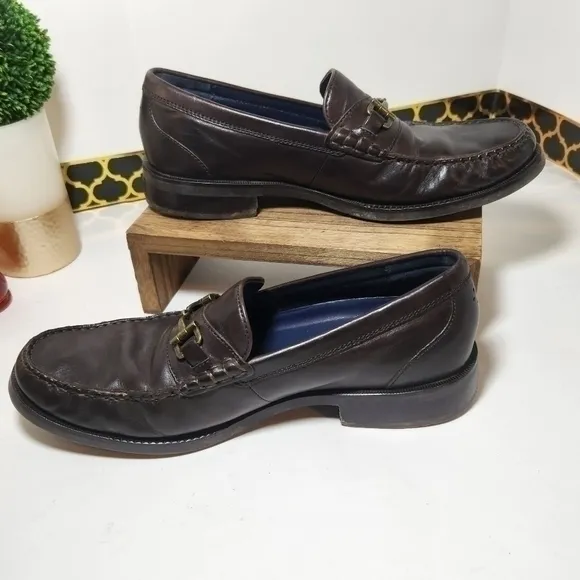 Cole Haan driving loafer in leather‎ uppers with brass horse bit detail Size 8