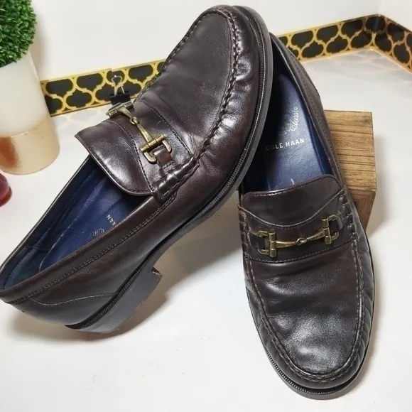Cole Haan driving loafer in leather‎ uppers with brass horse bit detail Size 8