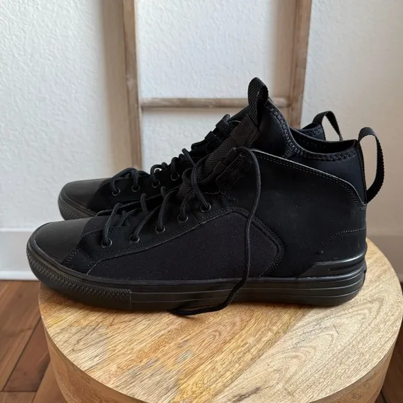 Converse All Star Chuck Taylor All Terrain High-Top Sneakers Sz: 13