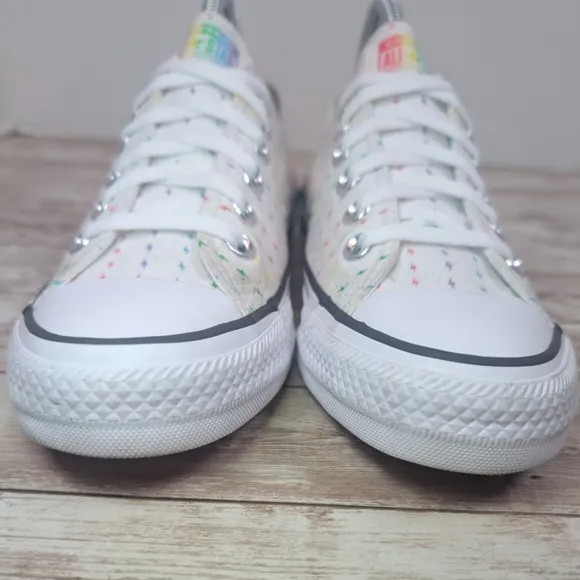 Converse All Star Rainbow Lightening Bolt Special Edition Unisex Women's Size 7