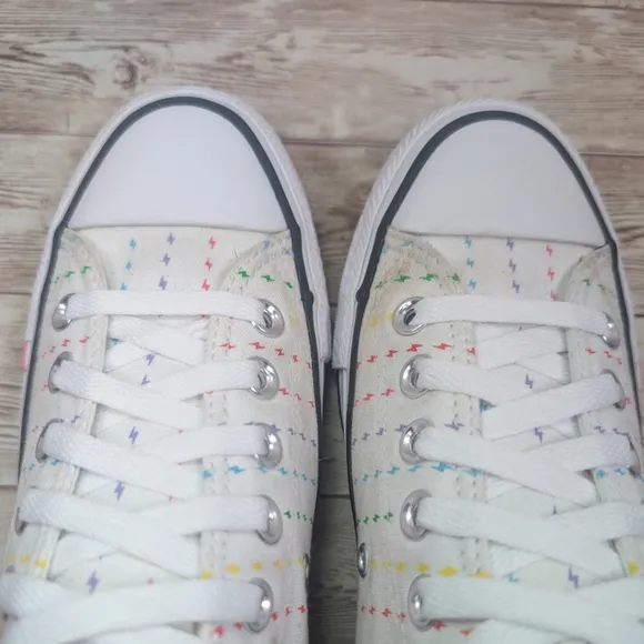 Converse All Star Rainbow Lightening Bolt Special Edition Unisex Women's Size 7