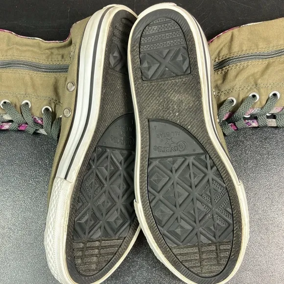 Converse Chuck Taylor All Star Knee/Calf Sneaker Shoes Kids / Youth size 4