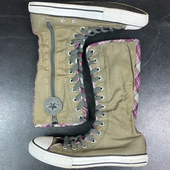 Converse Chuck Taylor All Star Knee/Calf Sneaker Shoes Kids / Youth size 4